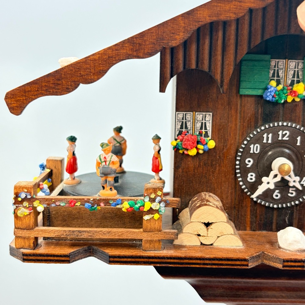 VTG Hermle Quartz 2200 German Cuckoo Clock Chalet Dancers Deer Alpine Wood House - Picture 12 of 17